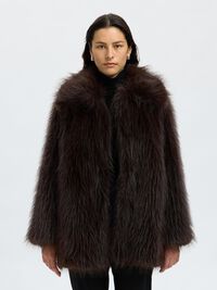 FAUX FUR MANTEL, Delicioso, highres