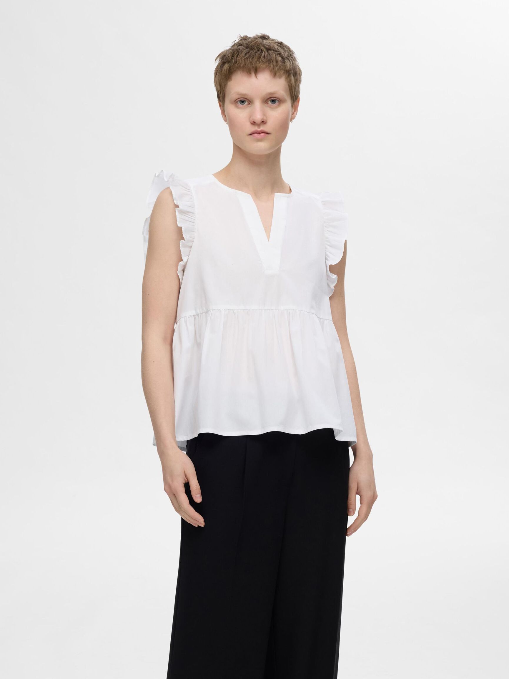 RUFFLED  TOP, Snow White, highres
