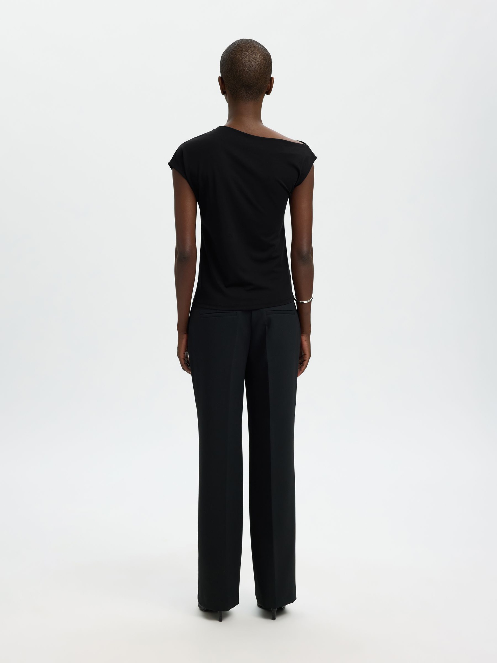 ASYMMETRISCH TOP MET KORTE MOUWEN, Black, highres