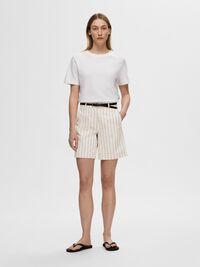 NADELSTREIFEN SHORTS, Sandshell, highres