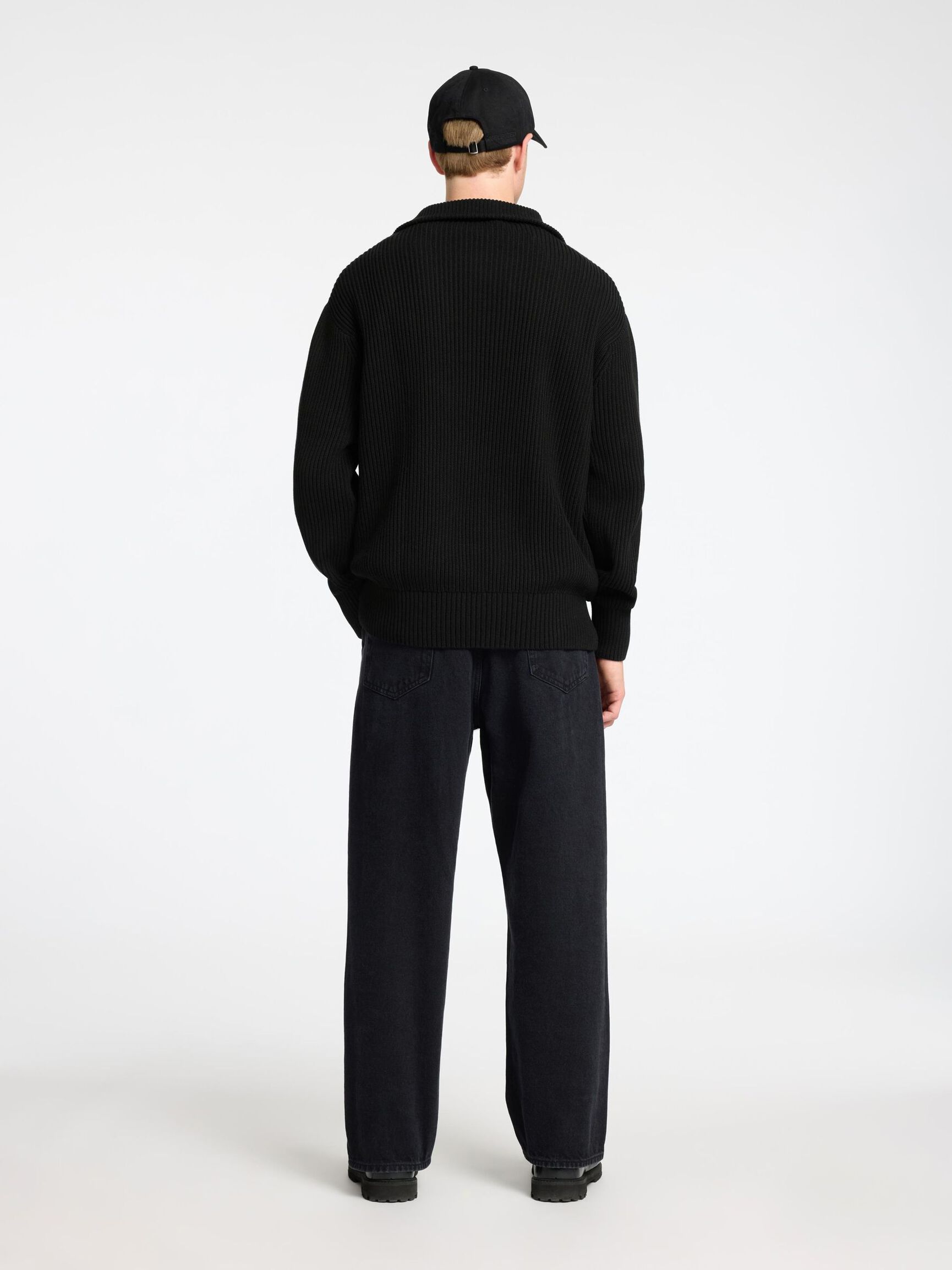 SWETER Z KRÓTKIM ZAMKIEM, Black, highres
