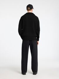 SWETER Z KRÓTKIM ZAMKIEM, Black, highres