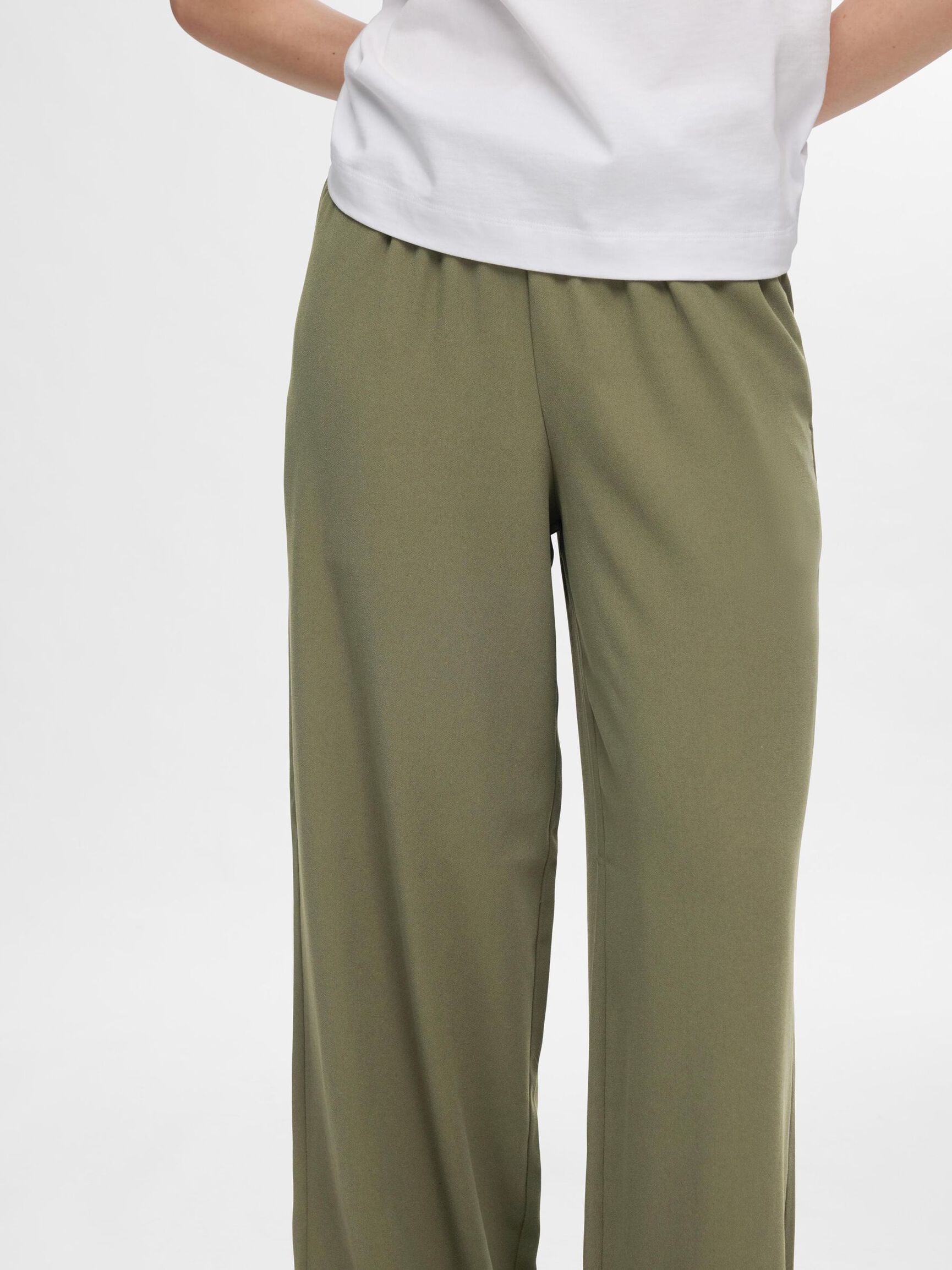 KLASSISCHE HOSE MIT WEITEM BEIN, Kalamata, highres