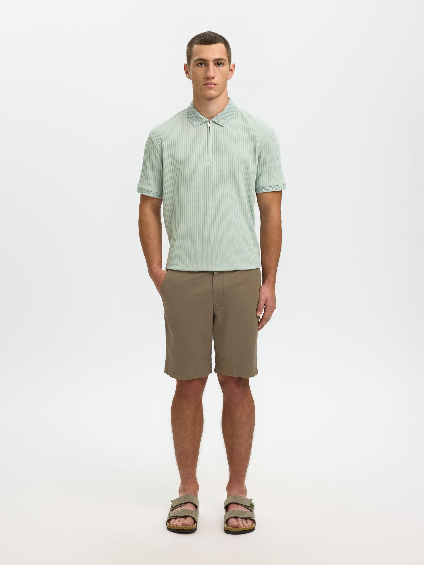 SLIM-FIT CHINOSHORTS, Morel, highres