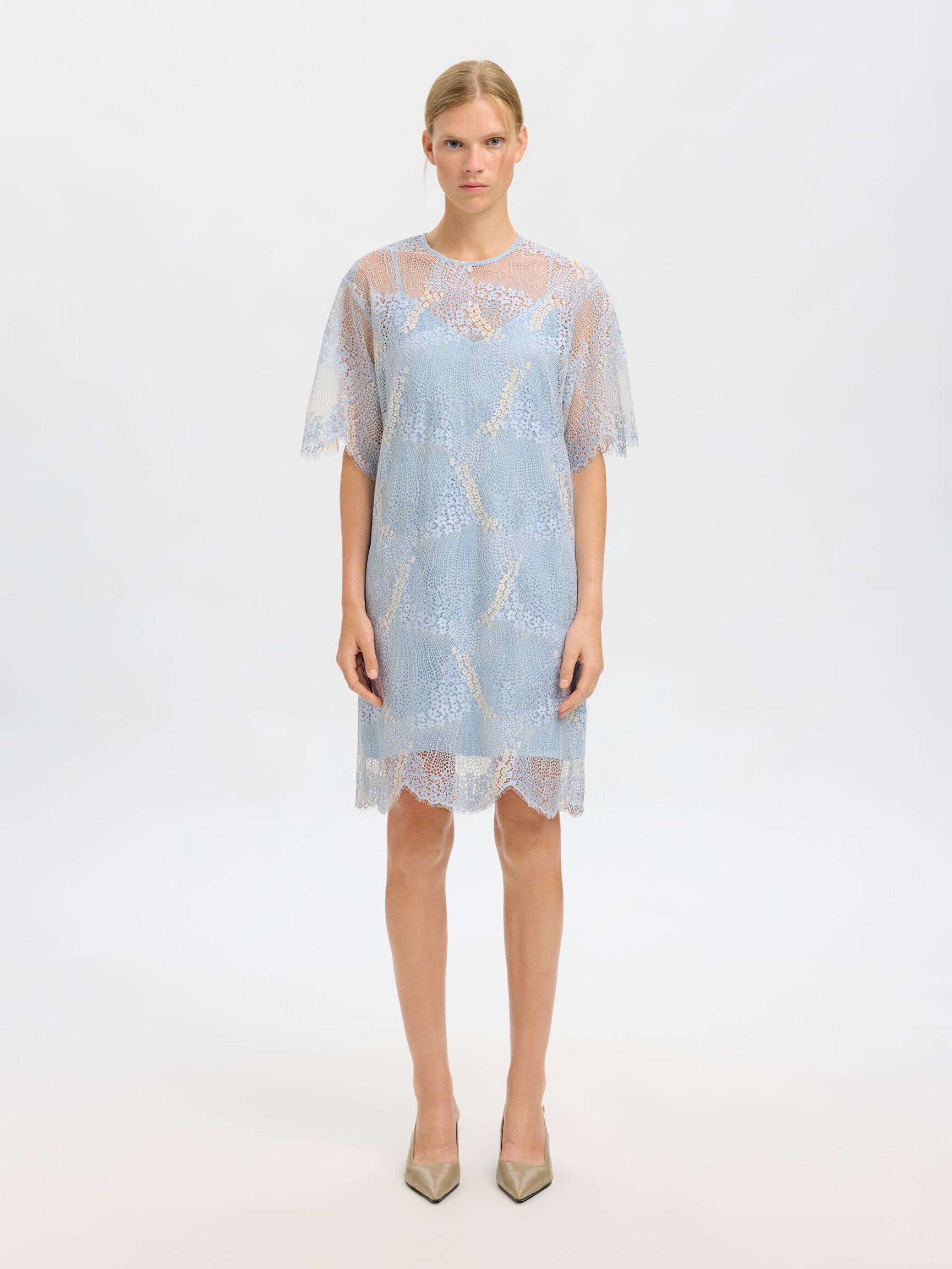 SPITZEN MIDIKLEID, Cashmere Blue, highres