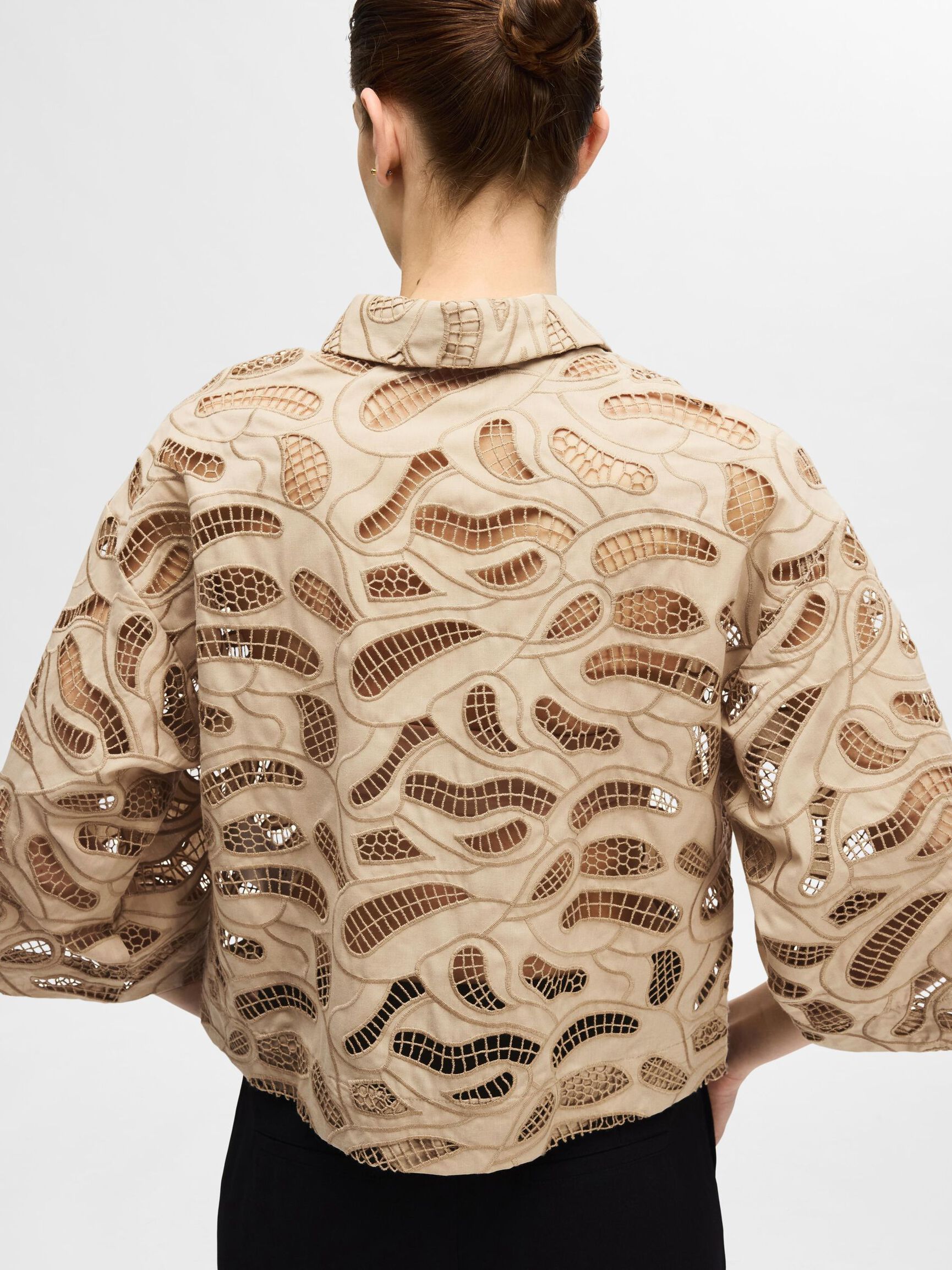 BRODERIE ANGLAISE CROPPED SHIRT, Humus, highres