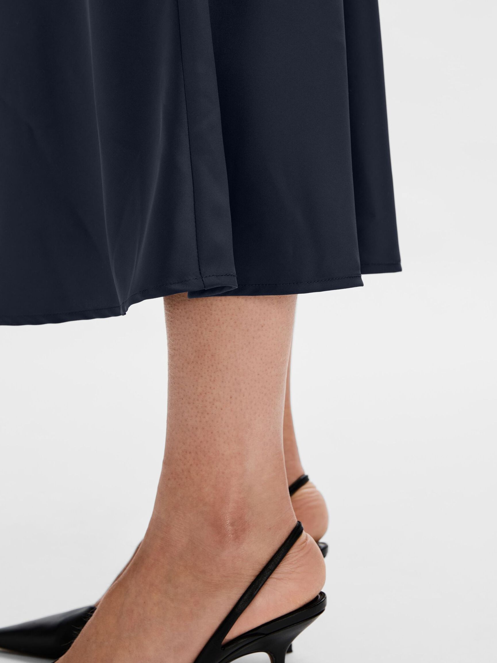 SATIJN MIDDELLANGE ROK, Dark Sapphire, highres