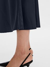 SATIJN MIDDELLANGE ROK, Dark Sapphire, highres