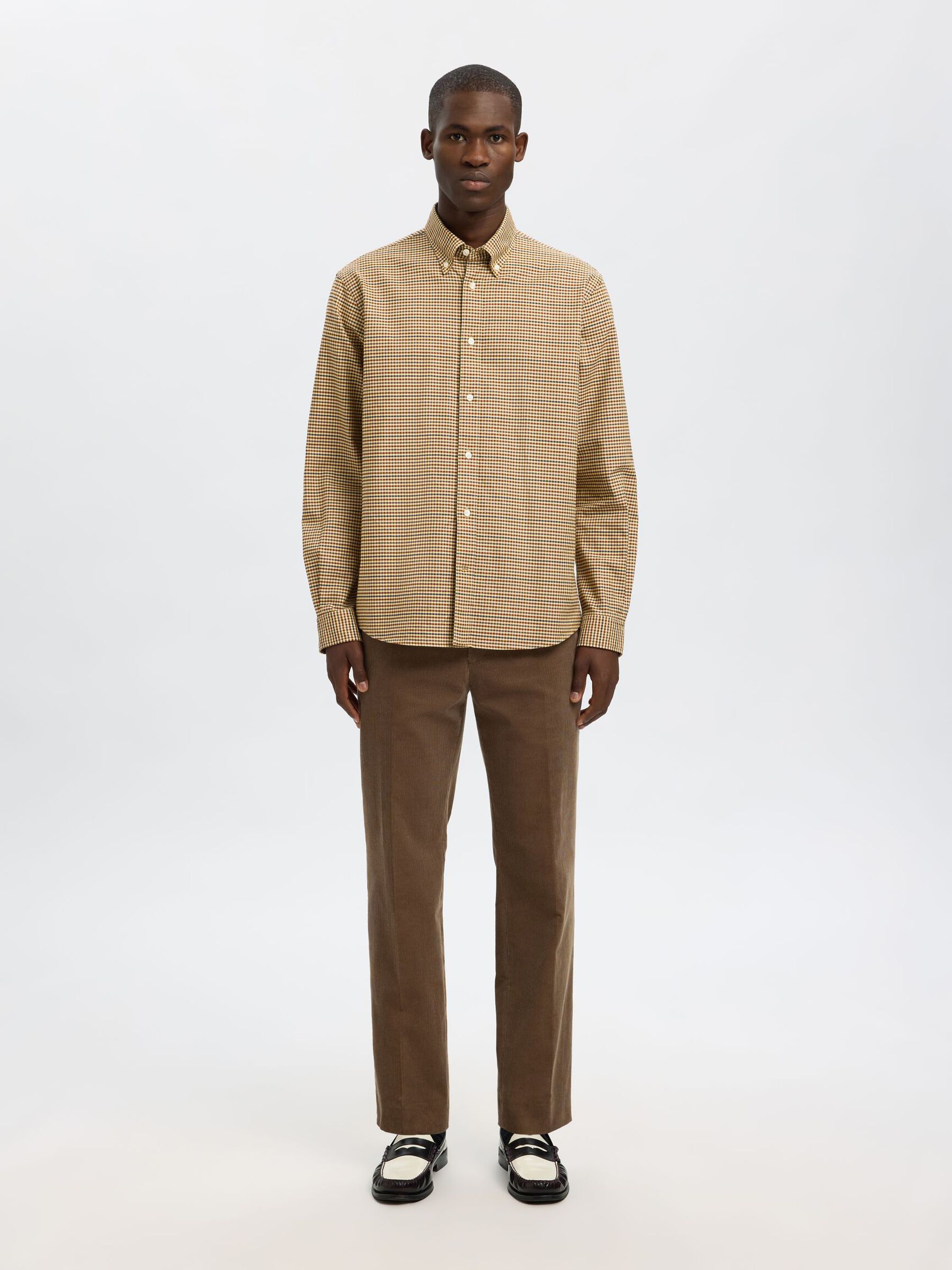 REGULAR FIT BAUMWOLL BUTTON DOWN HEMD, Sand, highres