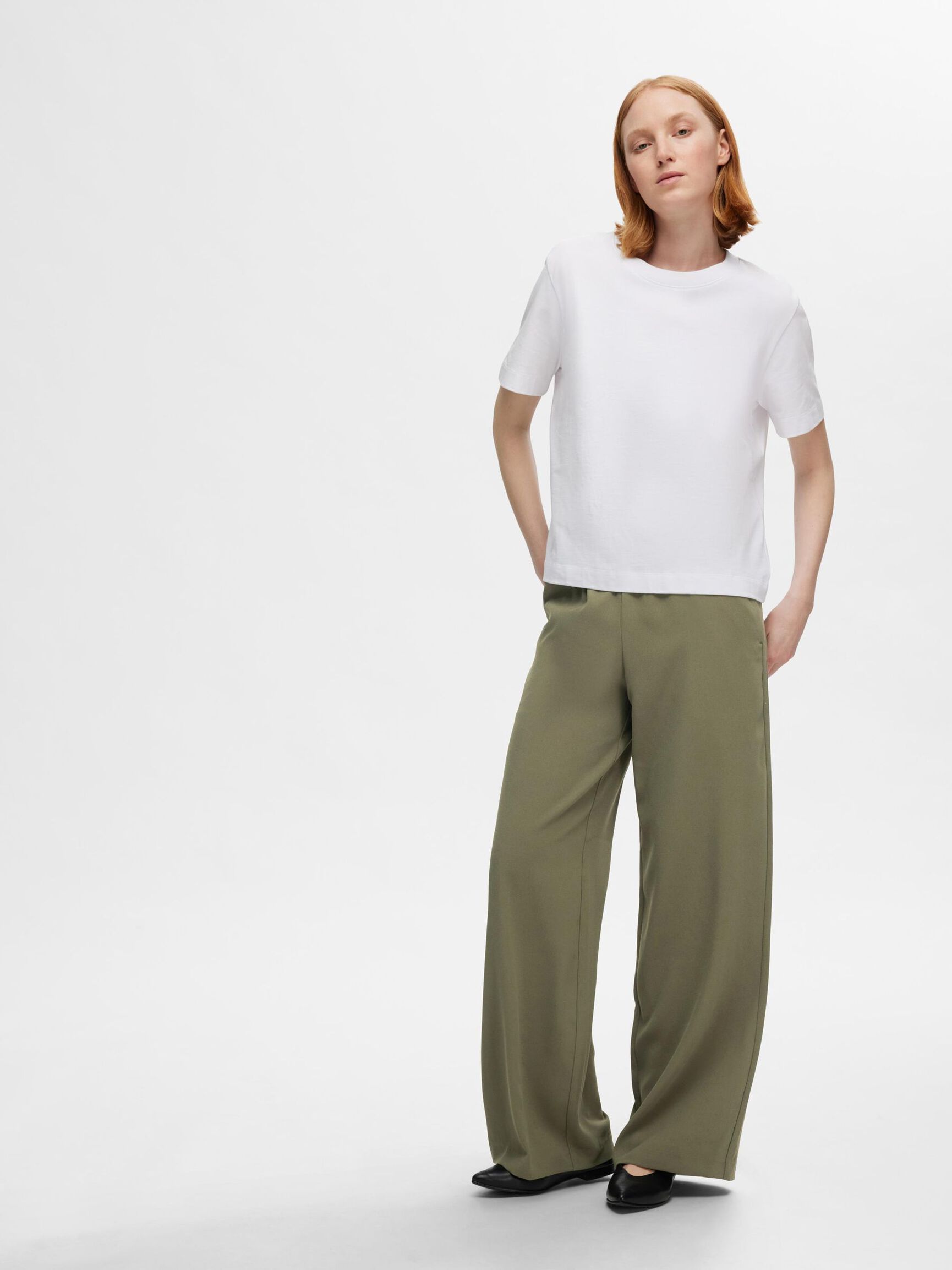 KLASSISCHE HOSE MIT WEITEM BEIN, Kalamata, highres