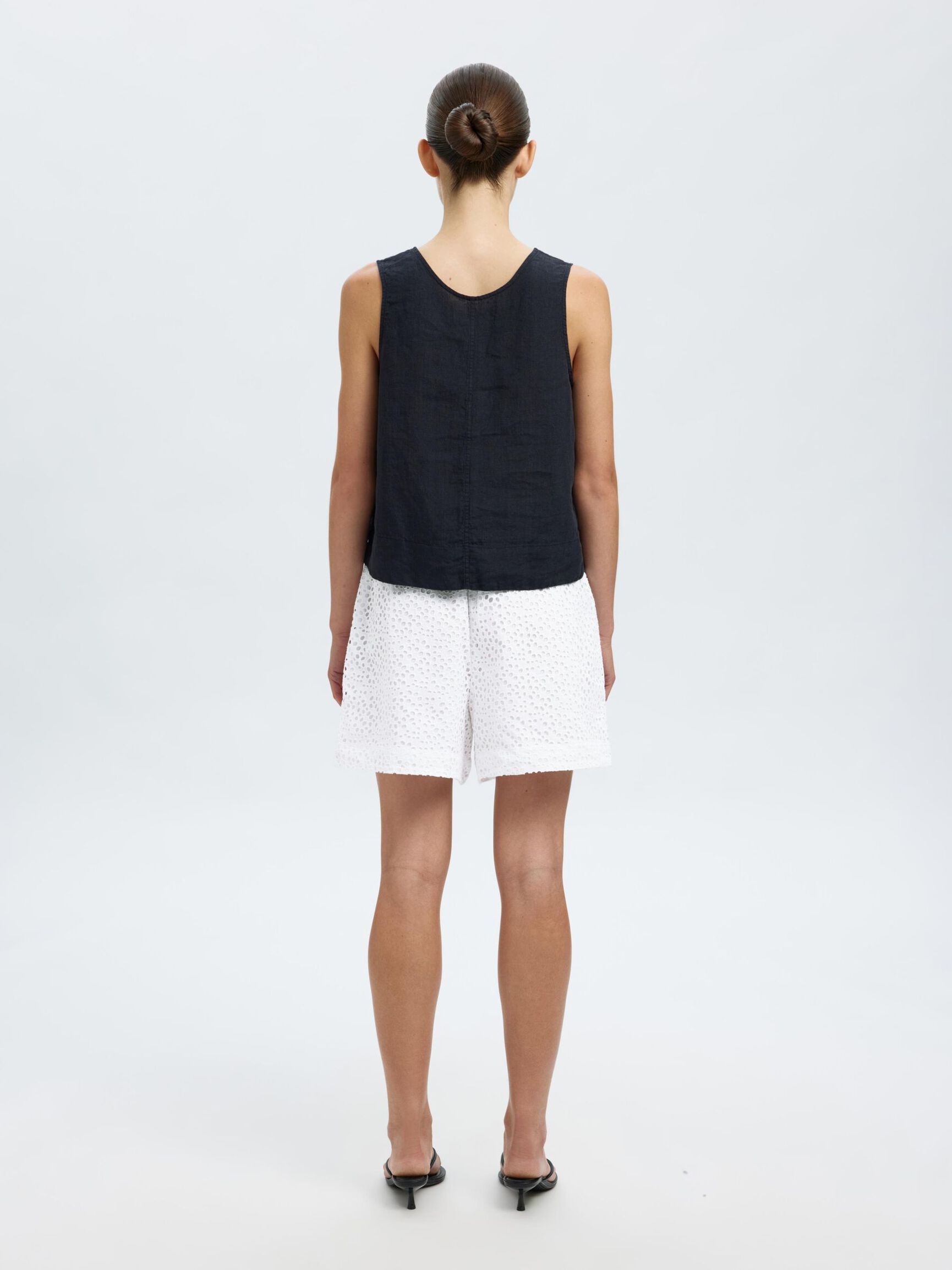 BRODERIE ANGLAISE SHORTS MED HÖG MIDJA, Bright White, highres