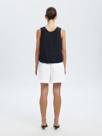BRODERIE ANGLAISE SHORTS MED HÖG MIDJA, Bright White, highres