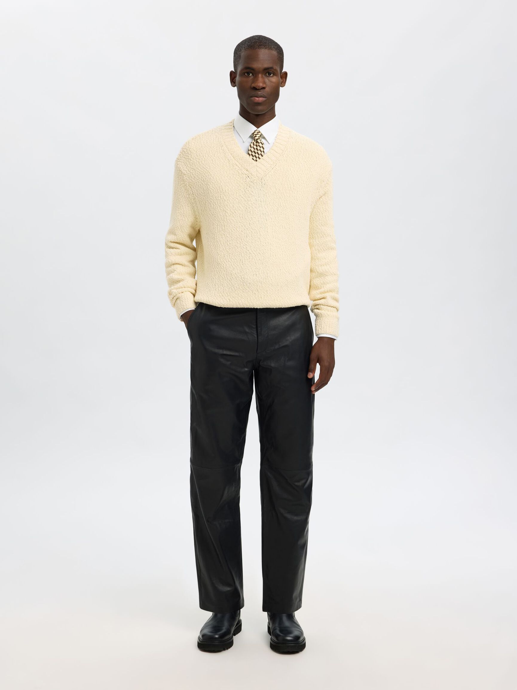 100% COTTON V-NECK JUMPER, Angora, highres