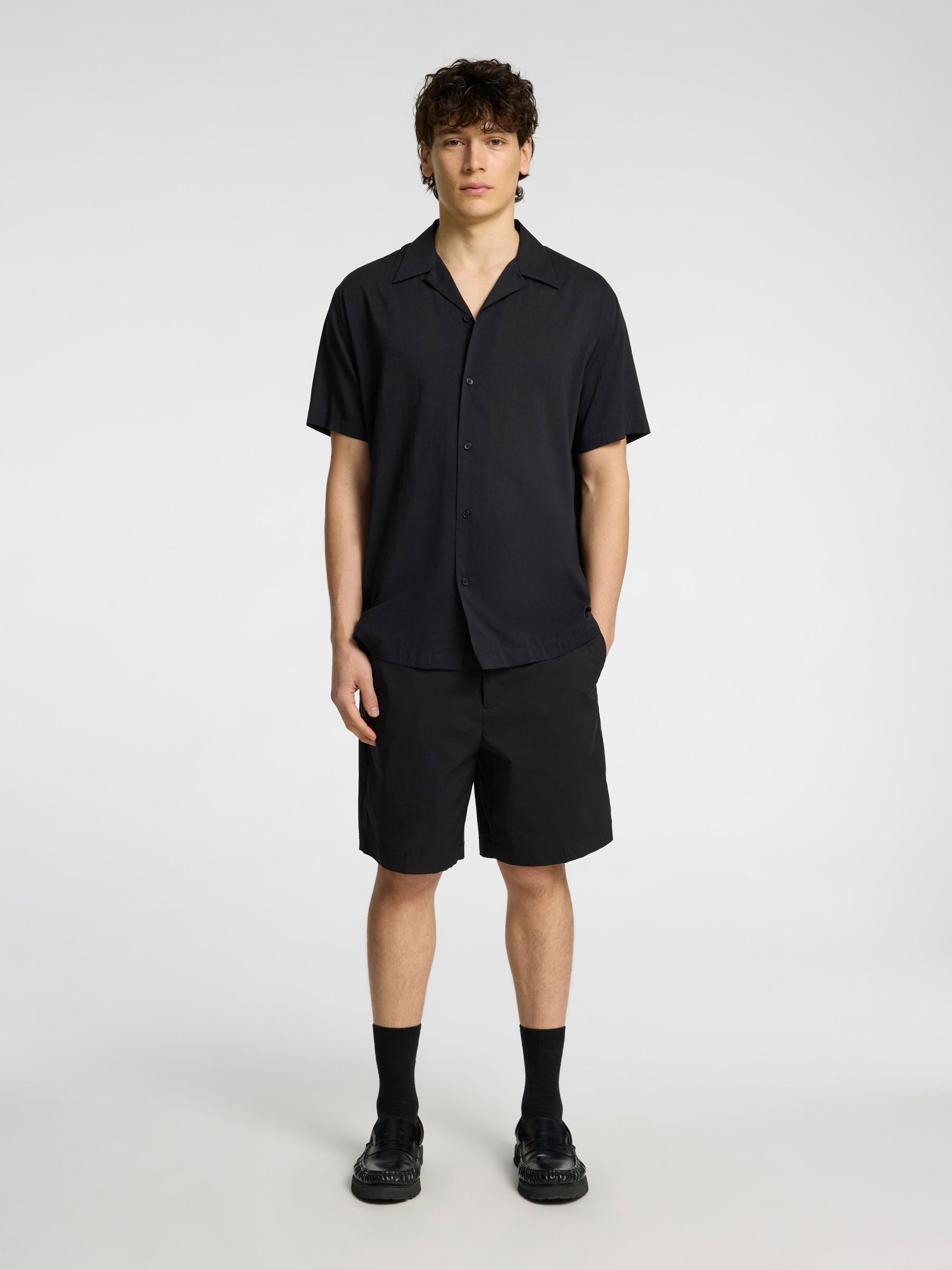 REGULAR FIT CHINO SHORTS, Black, highres