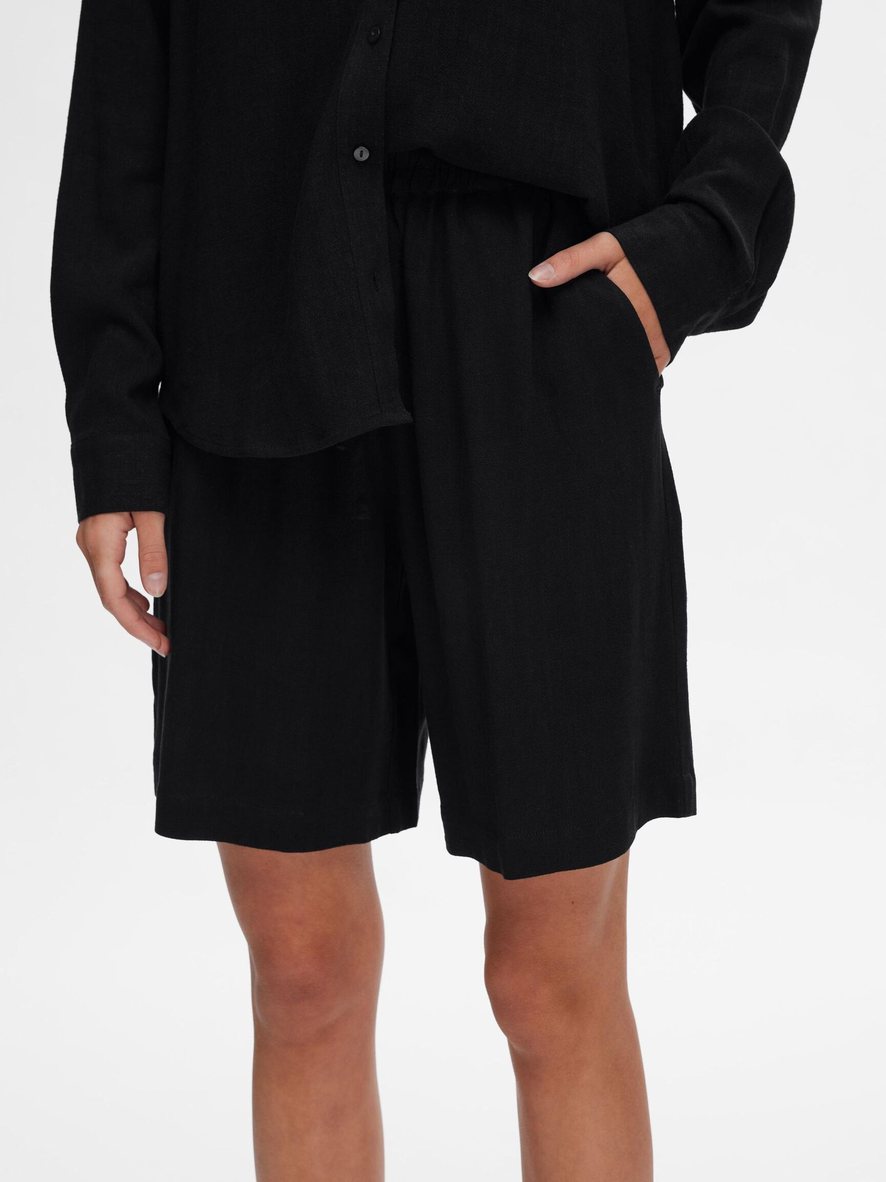VISCOSE BLEND SHORTS, Black, highres