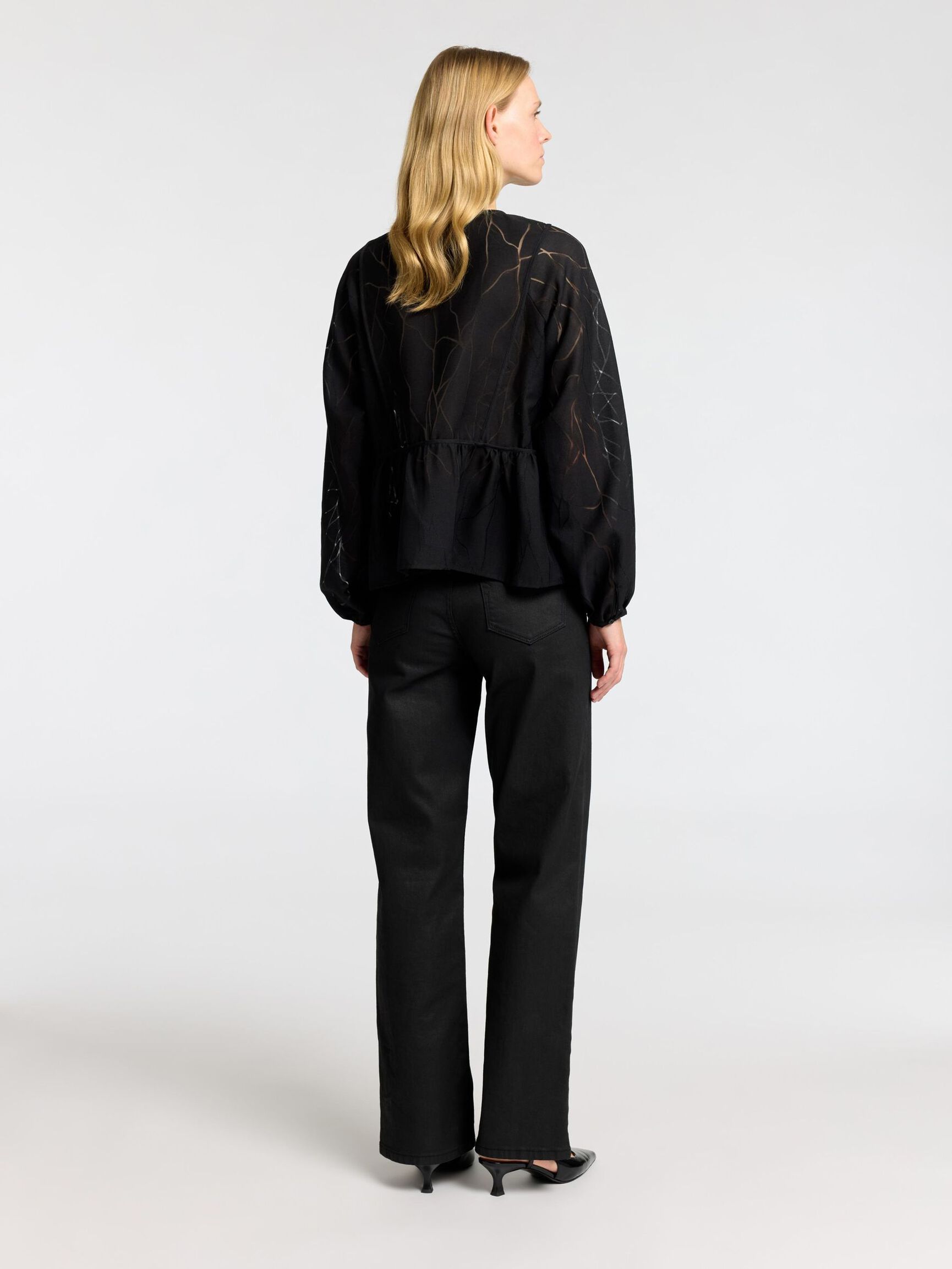 KNYTING FORAN LANGERMET BLUSE, Black, highres