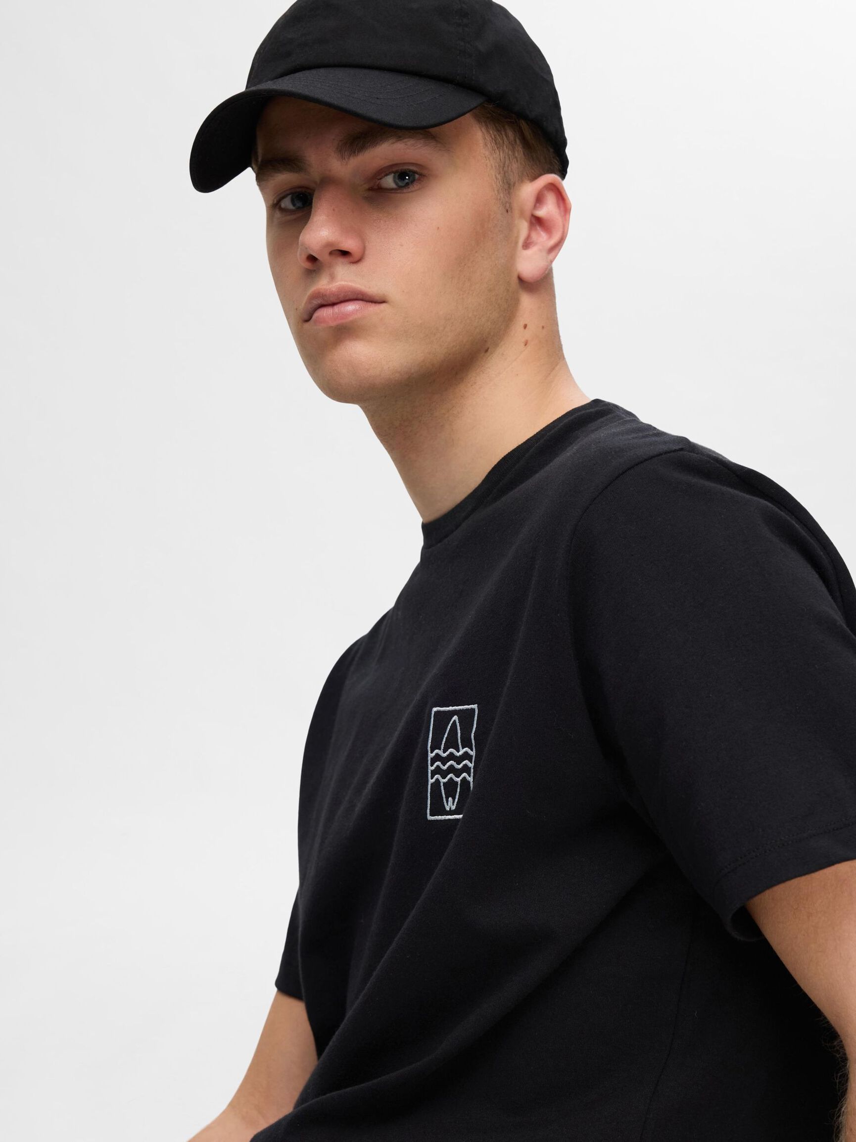 EMBROIDERED T-SHIRT, Black, highres