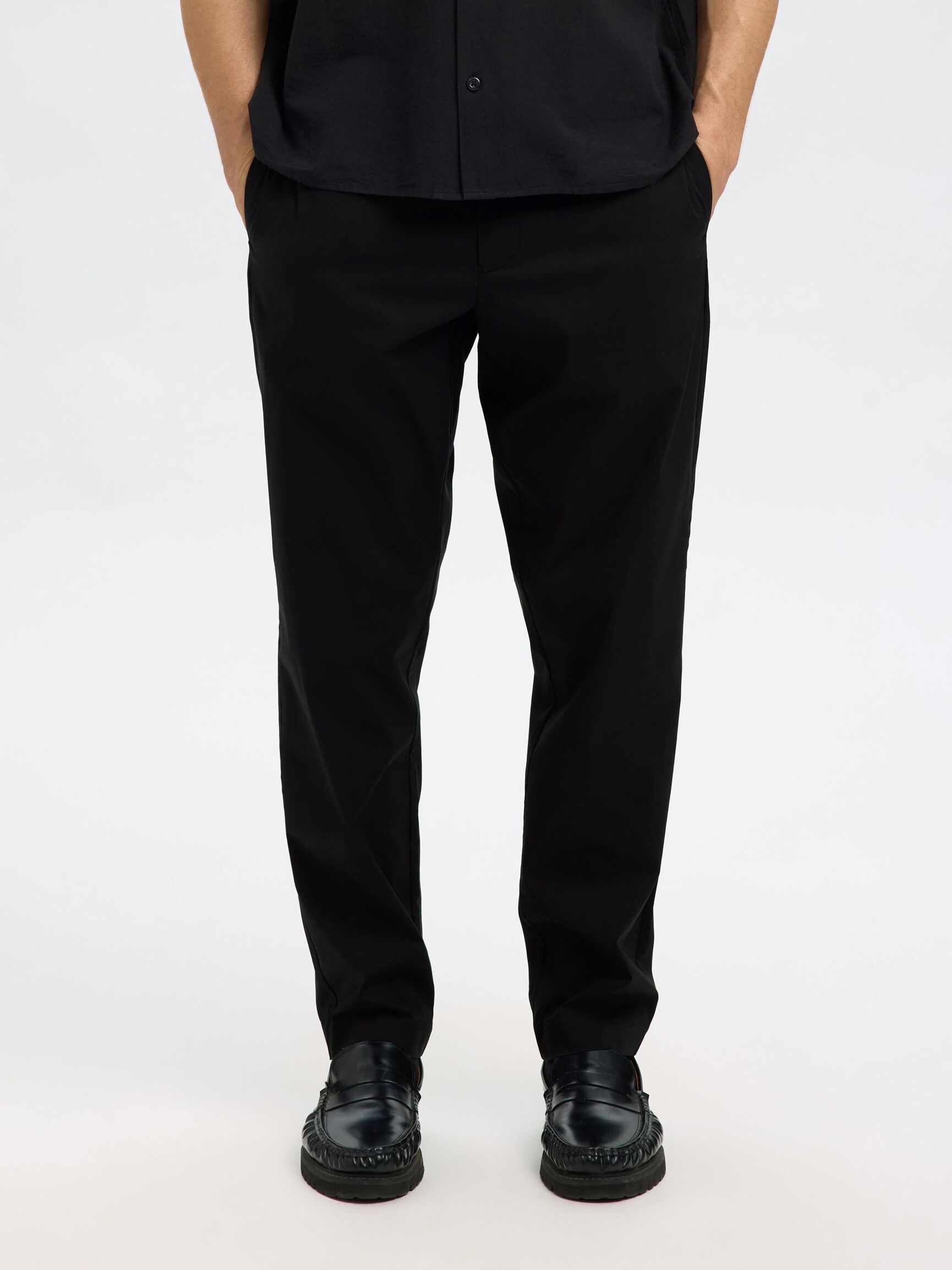 190 REGULAR FIT TAPERED TROUSERS, Black, highres