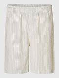Selected SEERSUCKER SHORTS, Egret, highres - 16097546_Egret_1184300_001.jpg