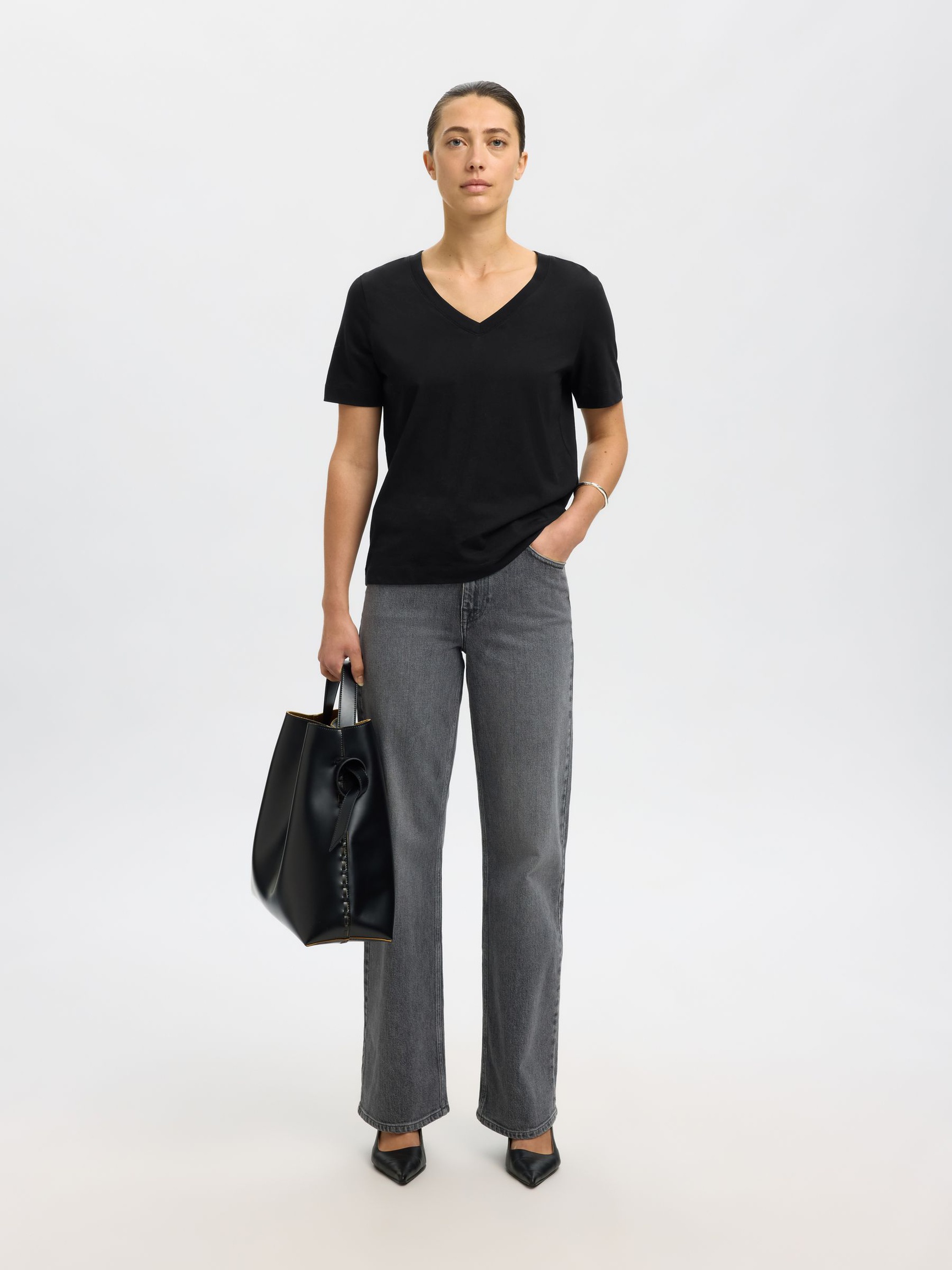 CLASSIC V-NECK T-SHIRT, Black, highres