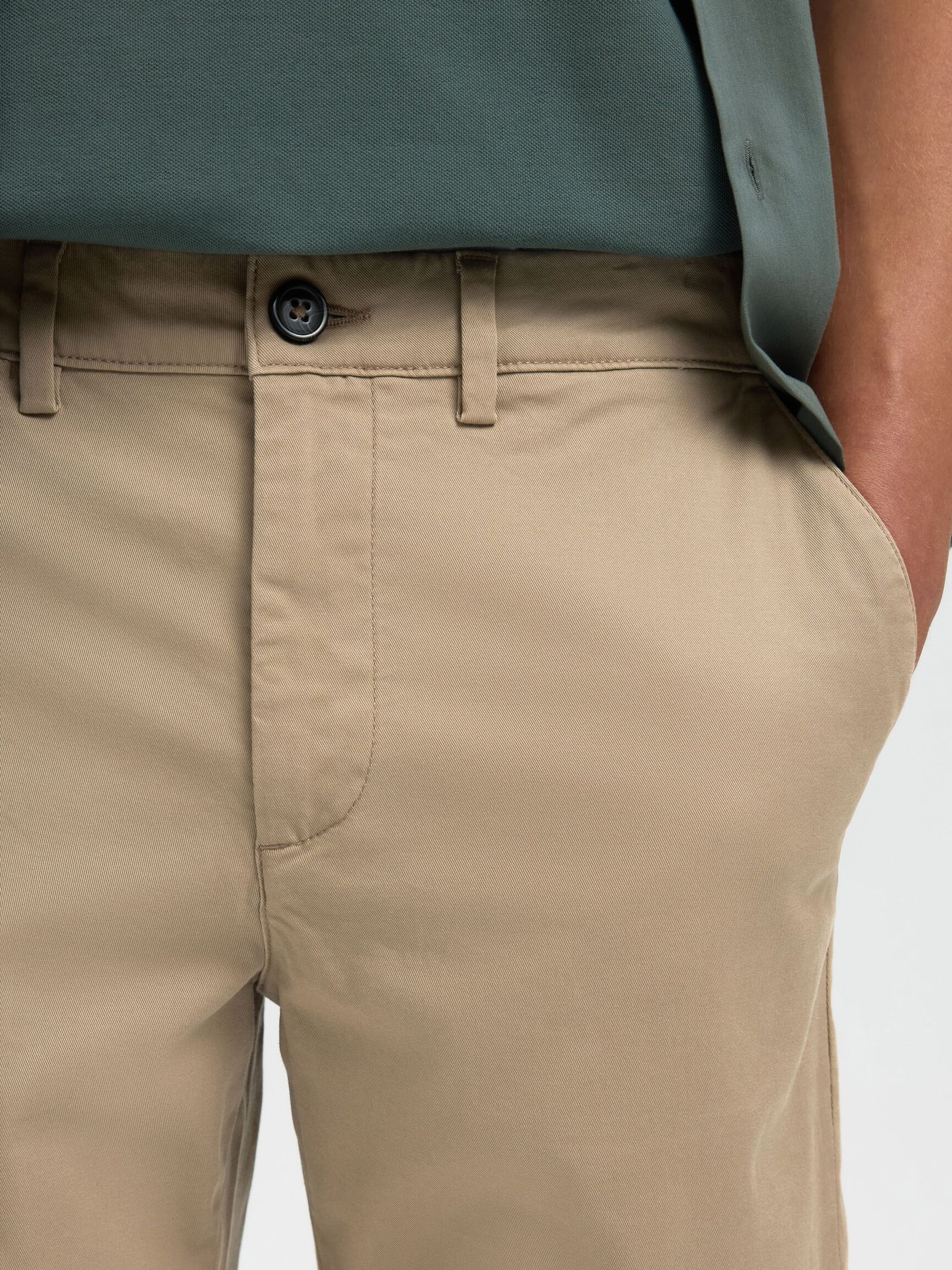 SLIM-FIT CHINOSHORTS, Greige, highres