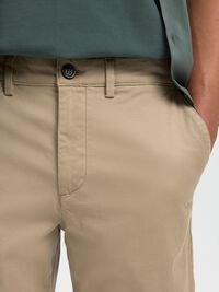 SLIM-FIT CHINOSHORTS, Greige, highres
