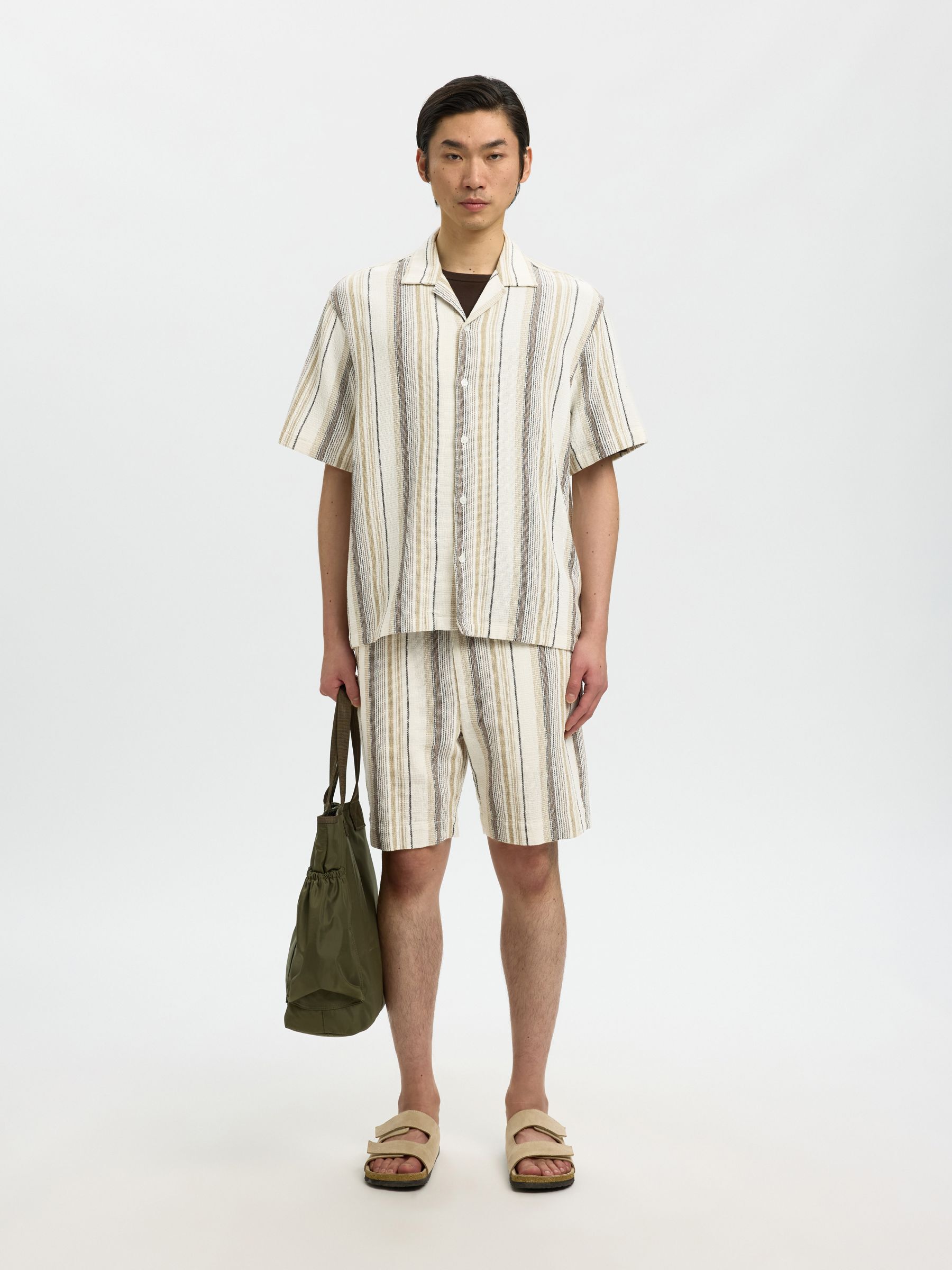 REGULAR FIT SHORTS, Egret, highres