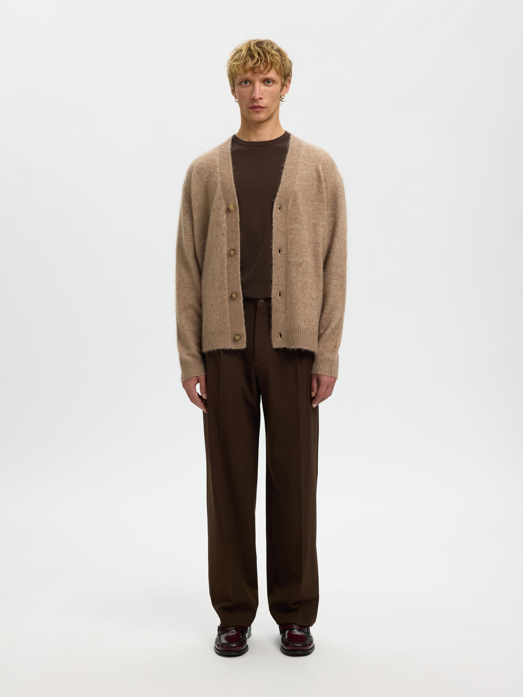 RELAXED FIT STRICKJACKE, Walnut, highres