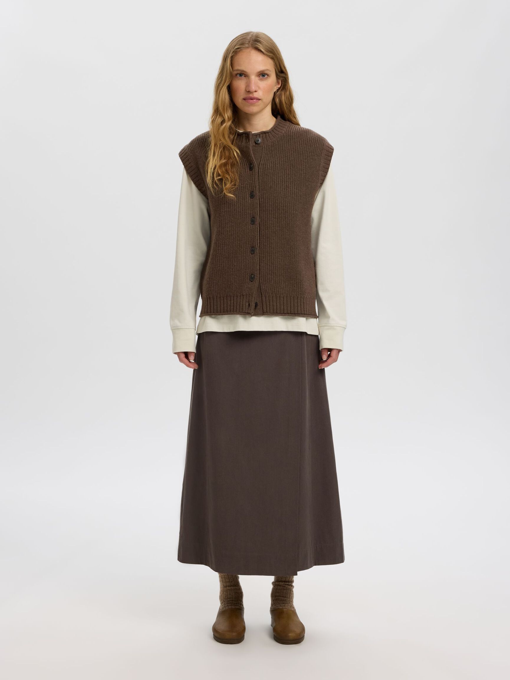 WOOL KNITTED VEST, Turkish Coffee, highres