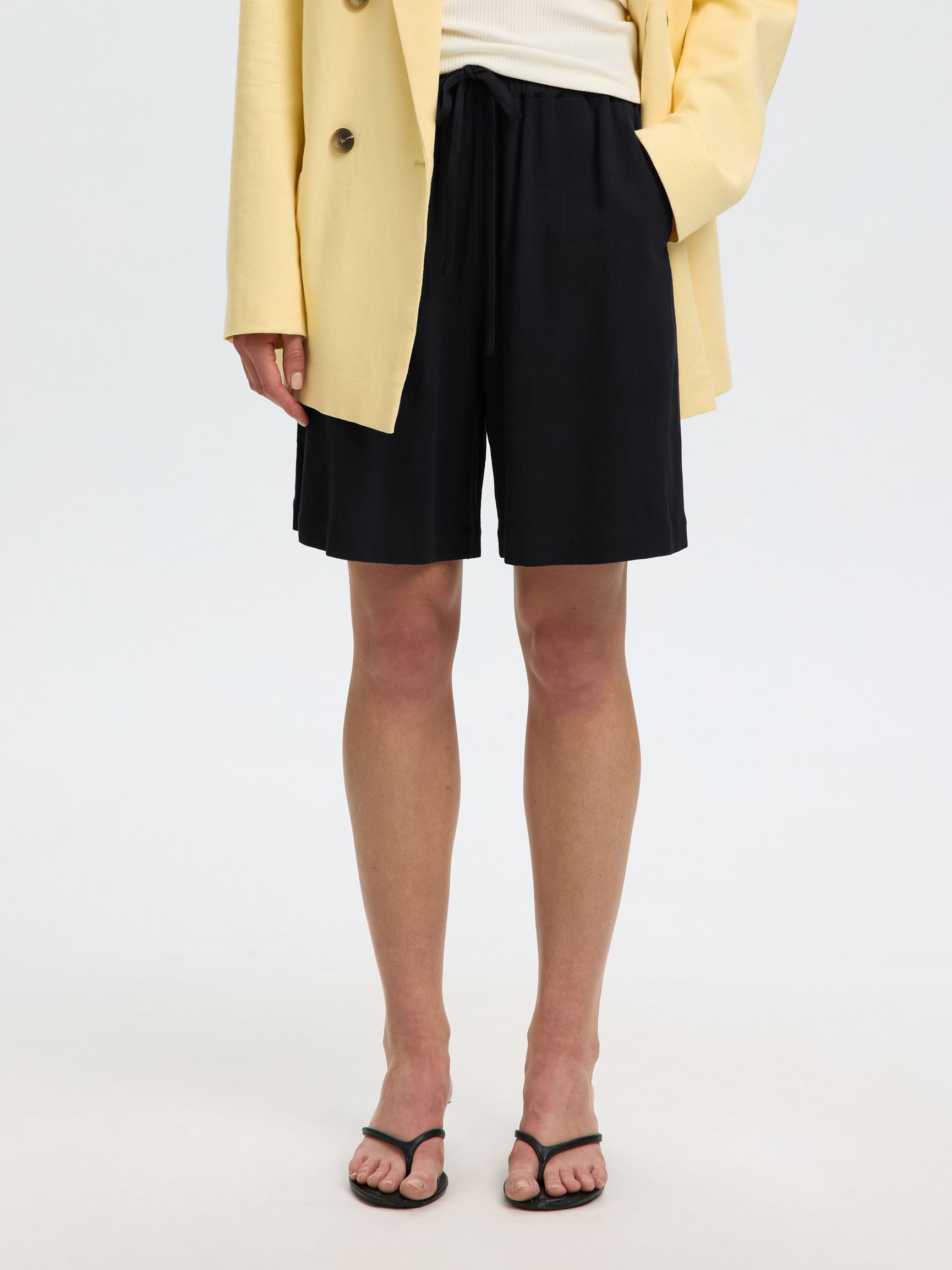 VISKOSEBLANDING SHORTS, Black, highres