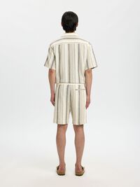 REGULAR FIT SHORTS, Egret, highres