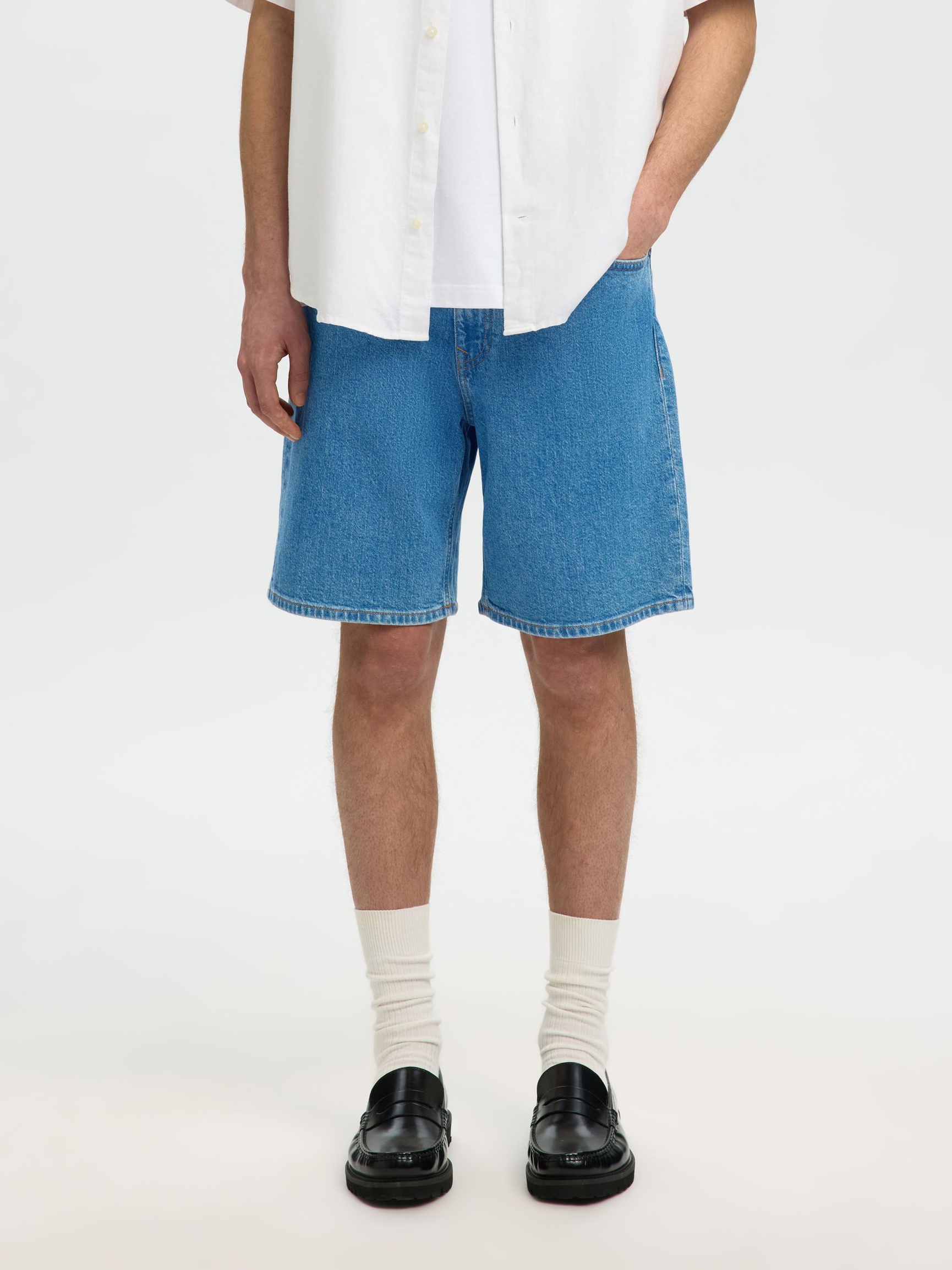 COUPE CLASSIQUE SHORTS EN JEAN, Light Blue Denim, highres