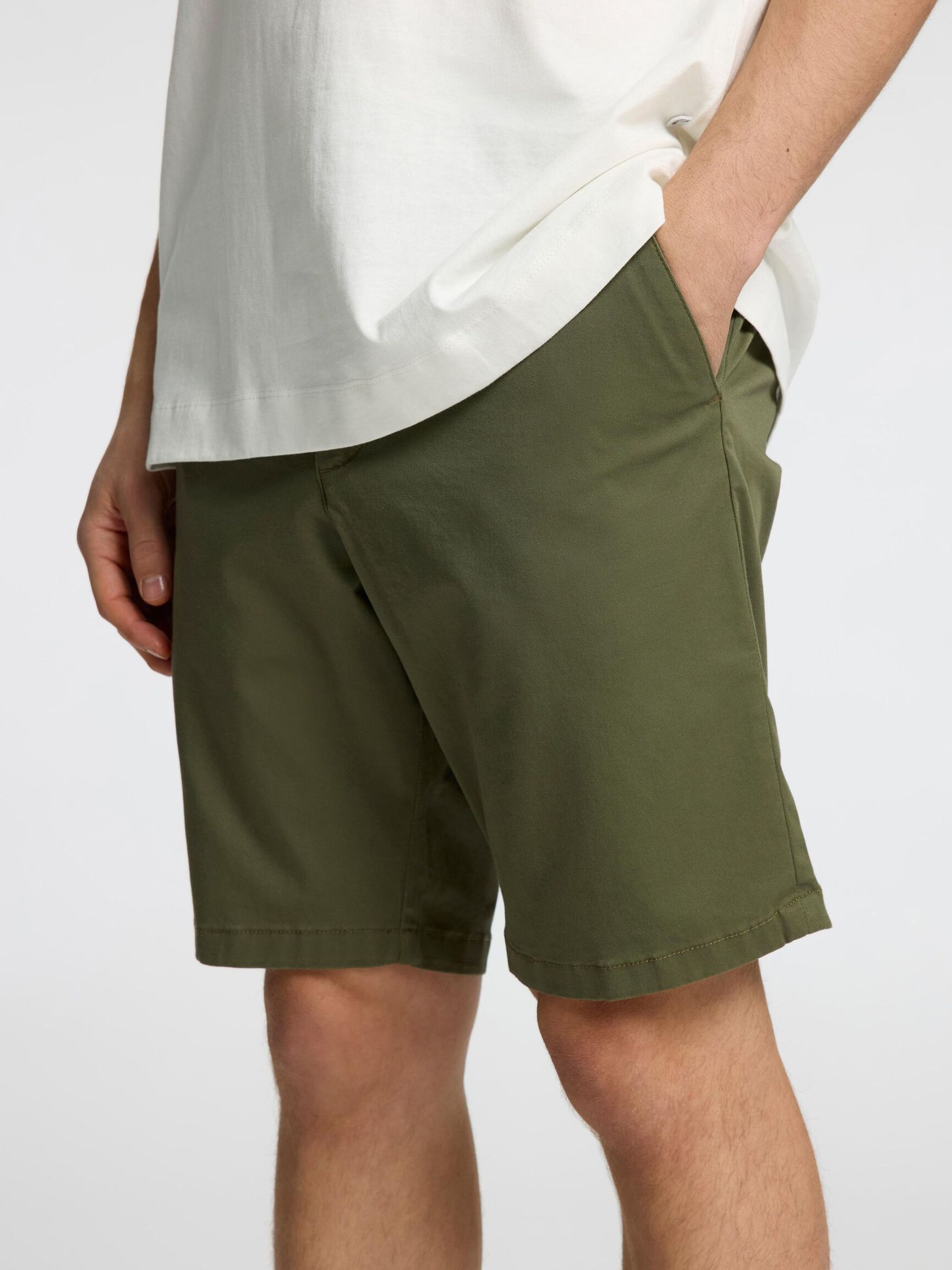 SLIM FIT CHINO SHORT, Kalamata, highres