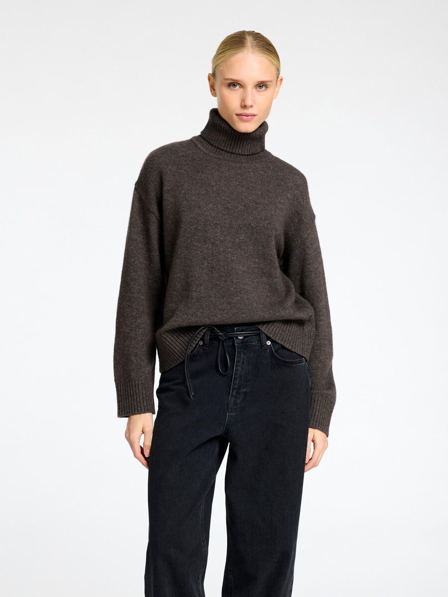 Selected SWETER, After Dark, highres - 16097967_AfterDark_003.jpg
