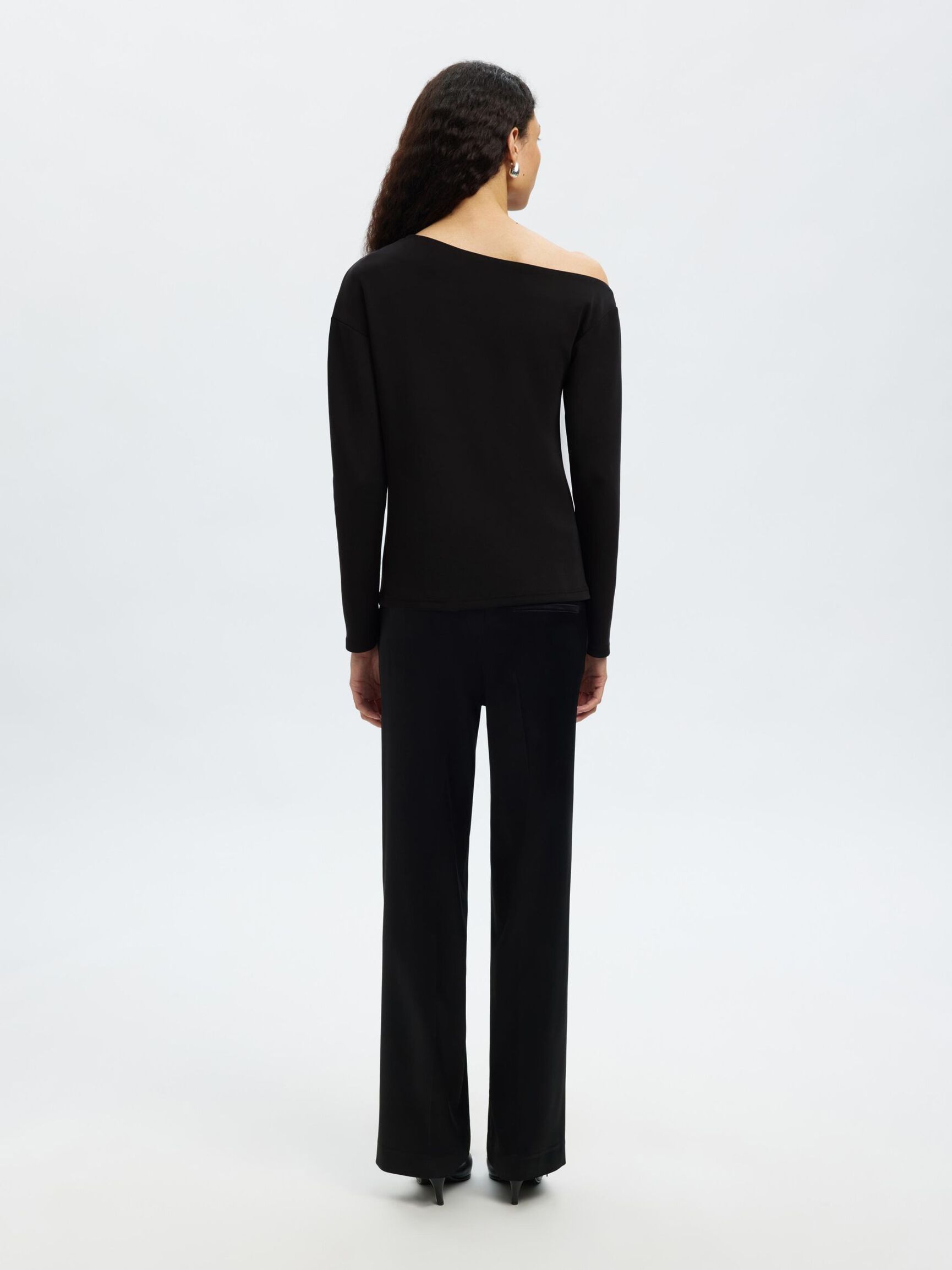 LANGE MOUWEN OFF-SHOULDER TOP, Black, highres