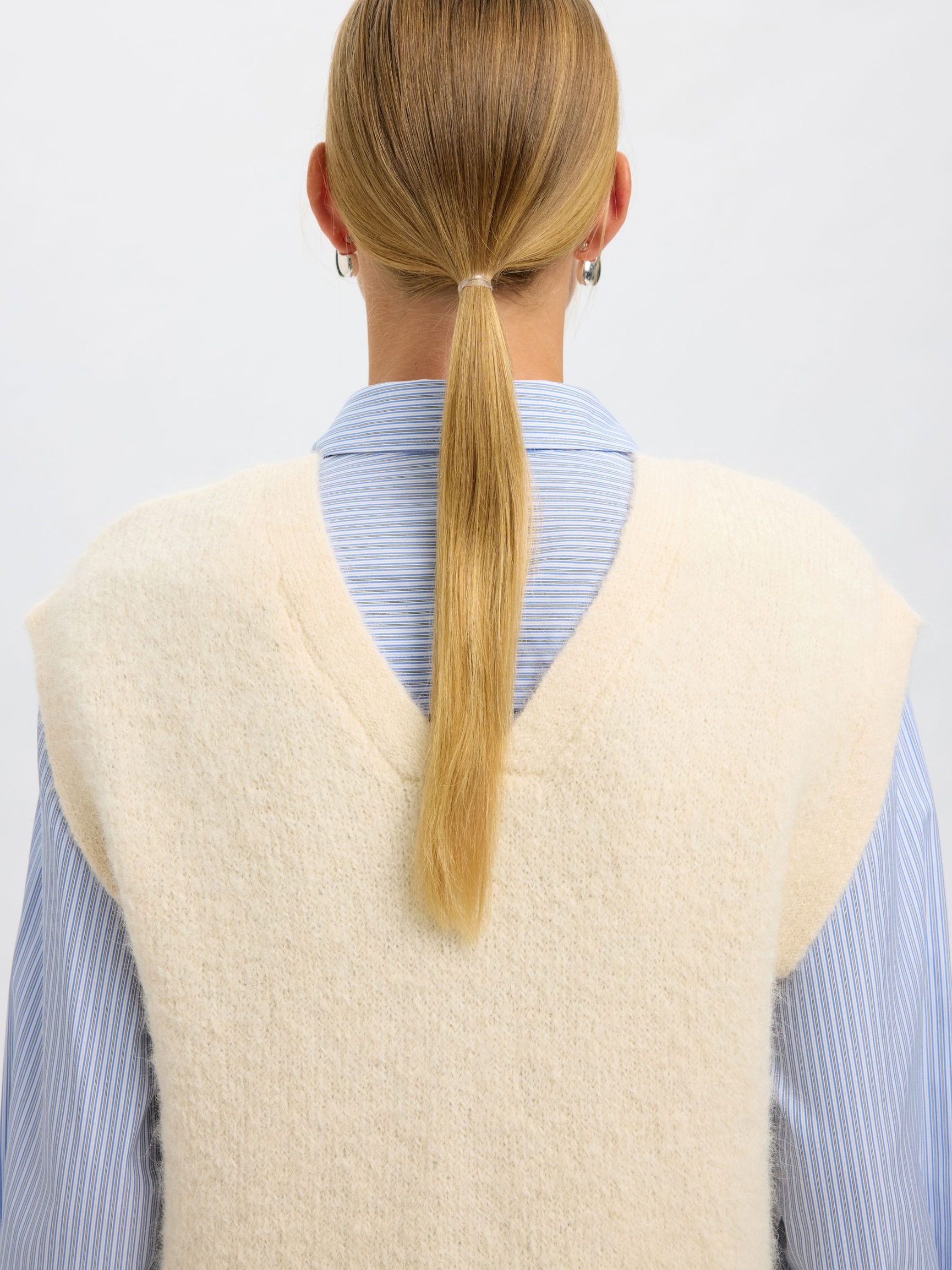 ALPACA WOOL BLEND KNITTED VEST, Birch, highres