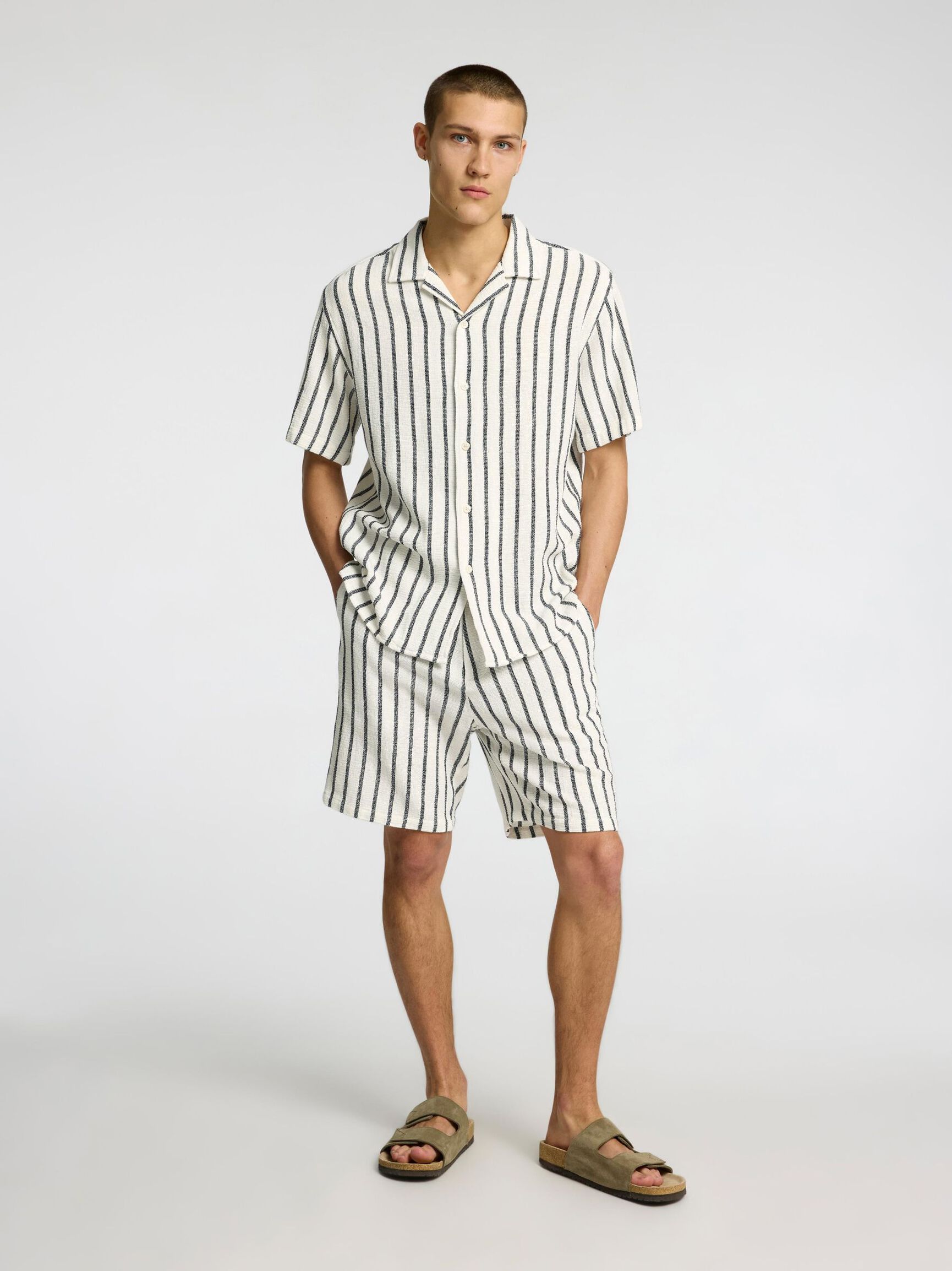EN COTON RAYÉ SHORT, Egret, highres