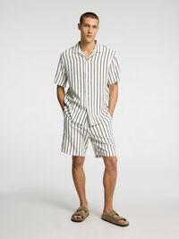 EN COTON RAYÉ SHORT, Egret, highres