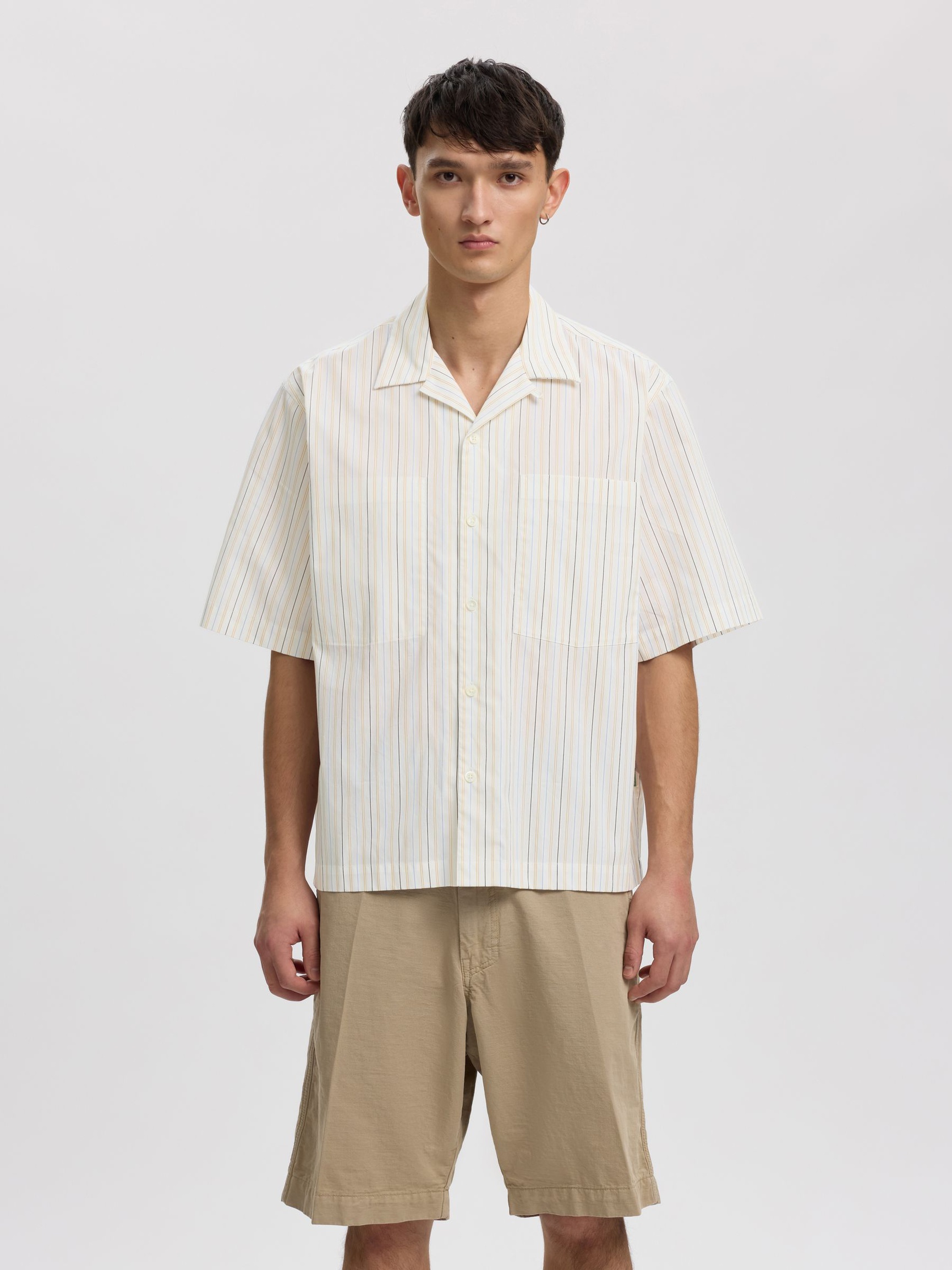 BOXY FIT SHORT SLEEVED SHIRT, Egret, highres
