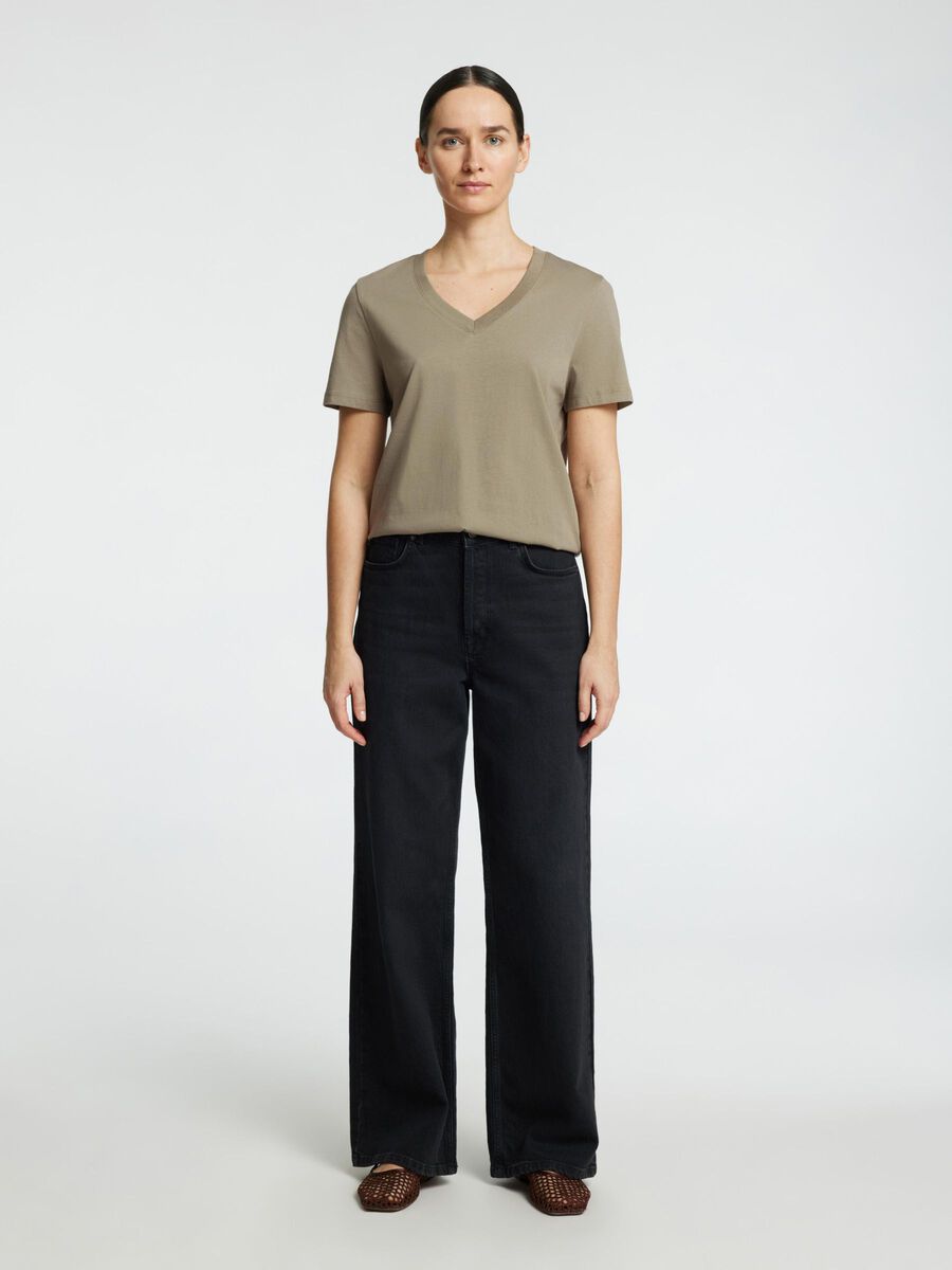 Shop the Look - slfpsy2025w11monmar16_1741614692184_16087922_Vetiver_005.jpg
